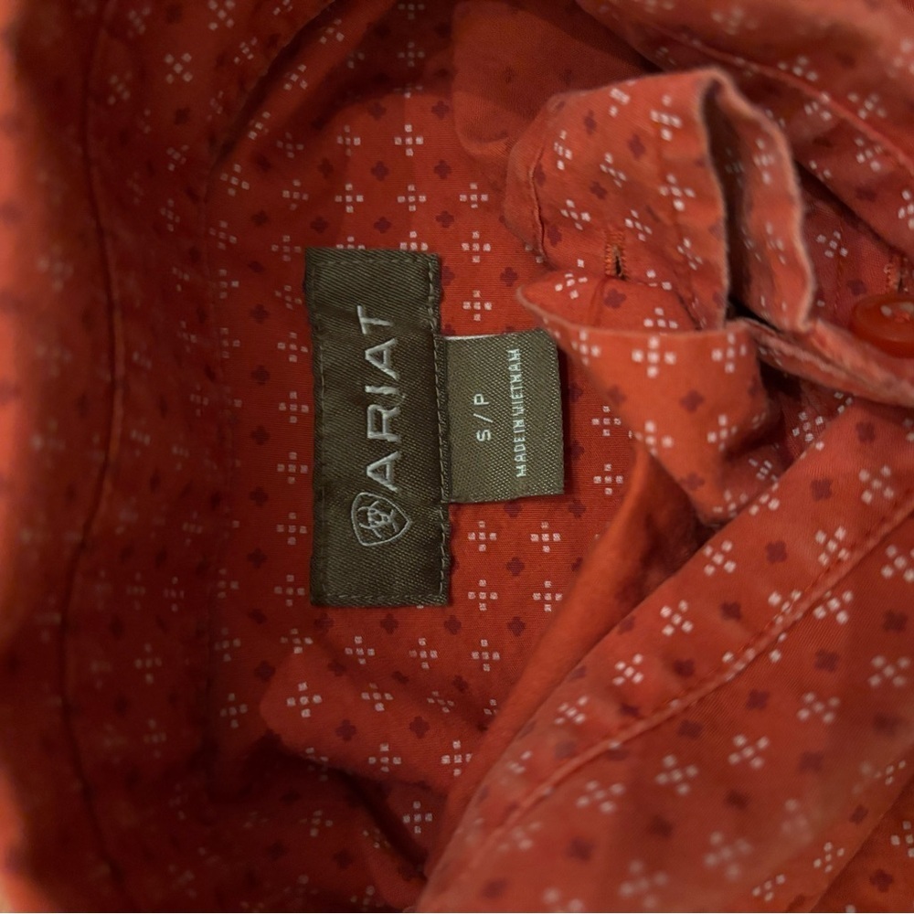 Ariat Men's Button-Down Shirt - Red Geometric Print - Picture 3 of 7